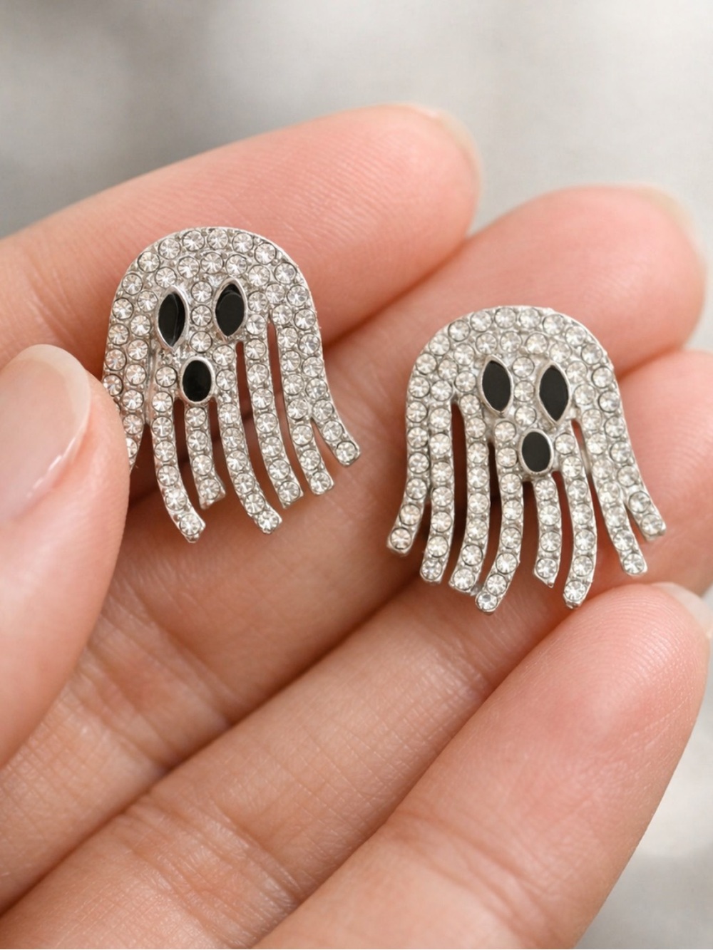 Ghost Drop Earrings Silver Spooky Halloween Fringe Dangle Whimsigoth
C3